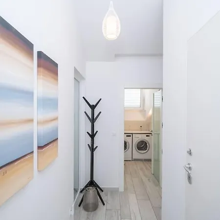 Marlo With Views On The Adriatic! 아파트