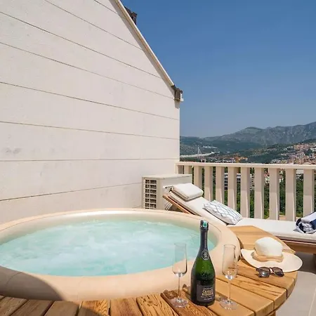 아파트 Marlo With Views On The Adriatic!