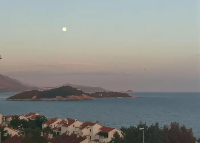 Marlo With Views On The Adriatic!